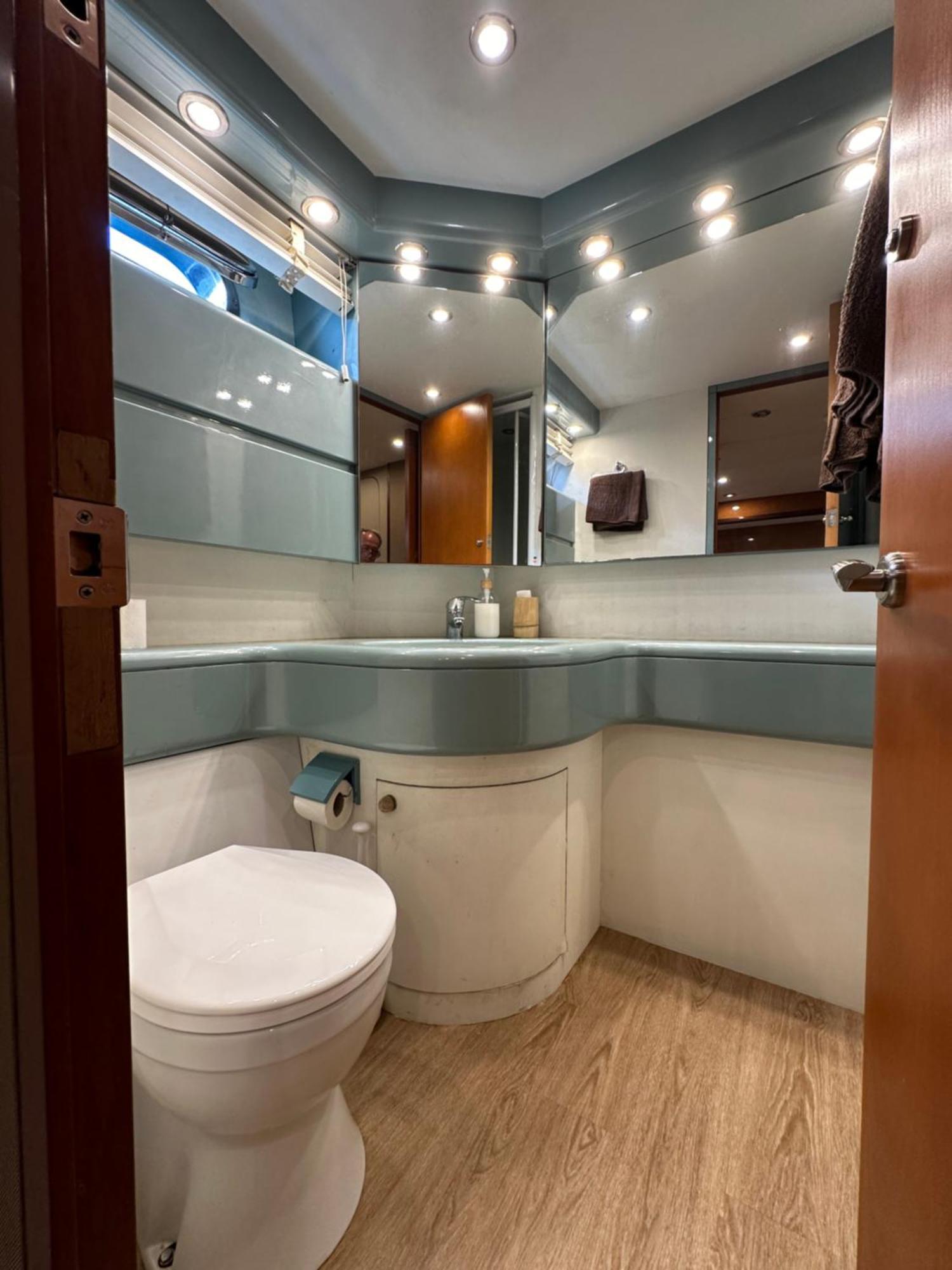 Отель Yacht 20Metros Сан-Адриан-де-Бесос Экстерьер фото